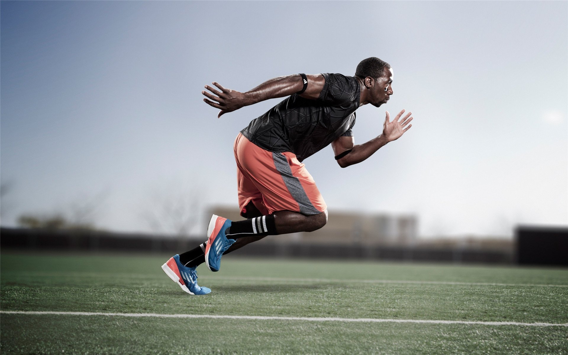 姆巴佩梅开二度助巴黎圣日耳曼领跑法甲积分榜